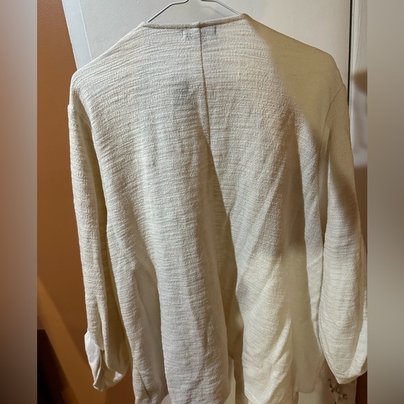 Torrid White Slub Drape Front Jacket Size 4 NWT - Picture 3 of 3
